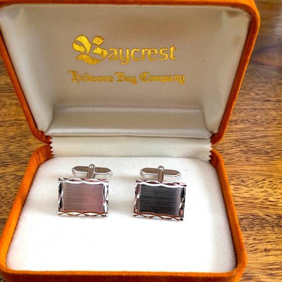 Hudson Bay Company Vintage Baycrest cuff links - Picture 10 of 14